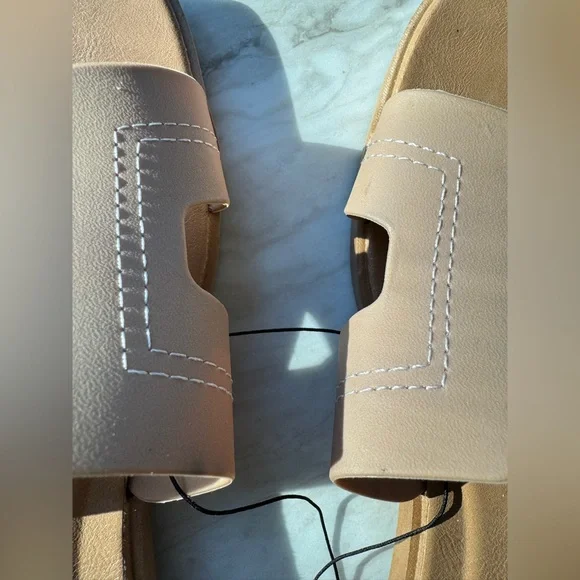 New Tan Slide Sandals Size 8 - Picture 3 of 3